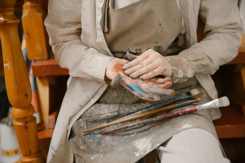 The Body Speaks, But Does It Have Your Attention?